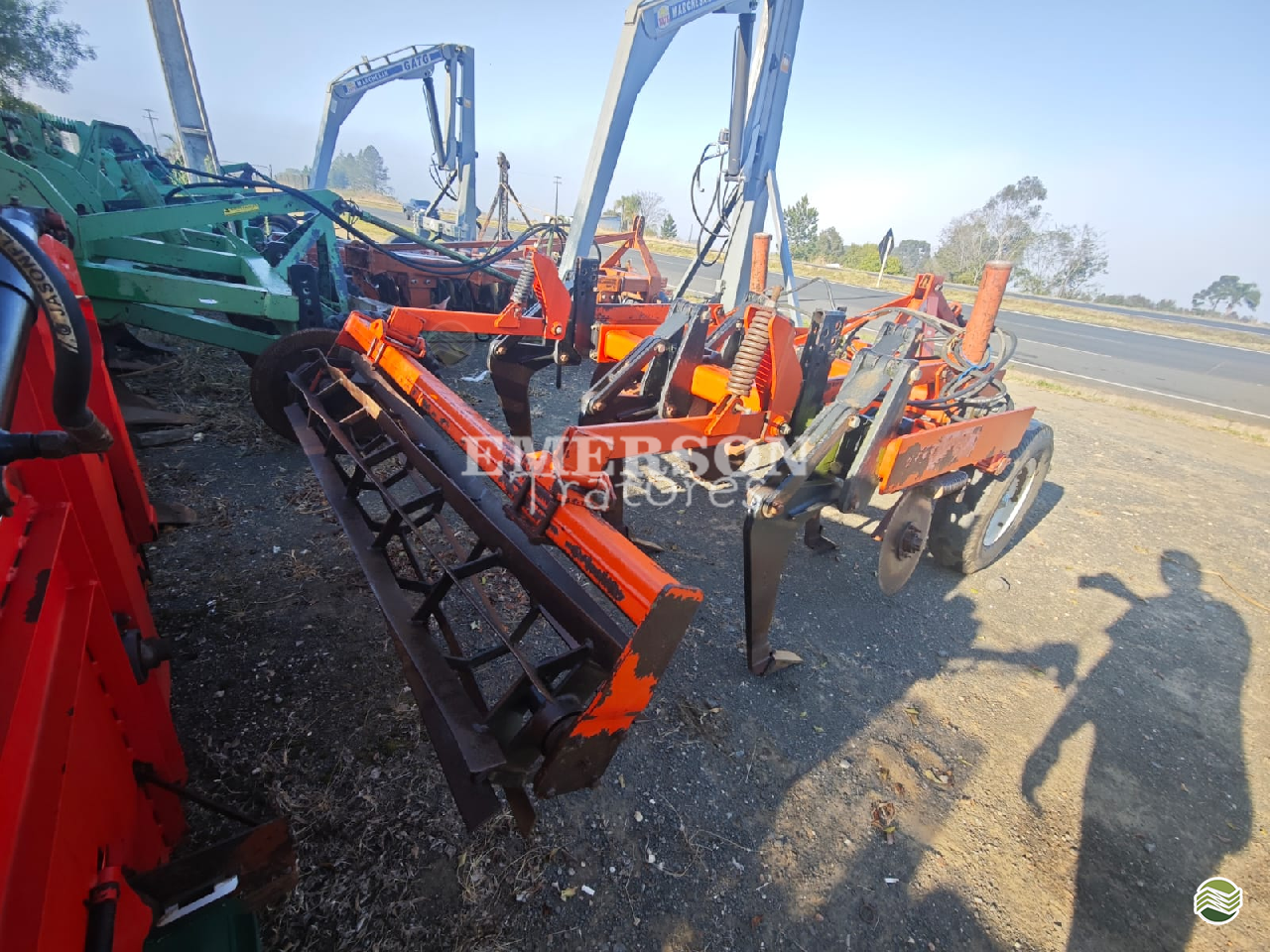 IMPLEMENTOS AGRICOLAS SUBSOLADOR 5 HASTES Emerson Tratores PONTA GROSSA PARANÁ PR
